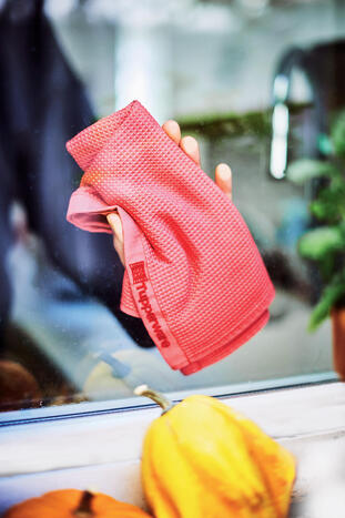 Tupperware Microfiber Window Towel 